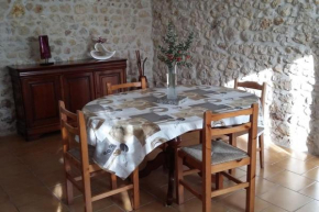 CHARMANTE MAISON PAISIBLE 6 PERSONNES